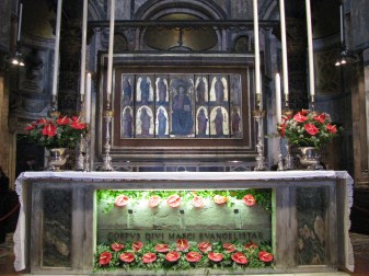 St._Mark's_Basilica_(altar)